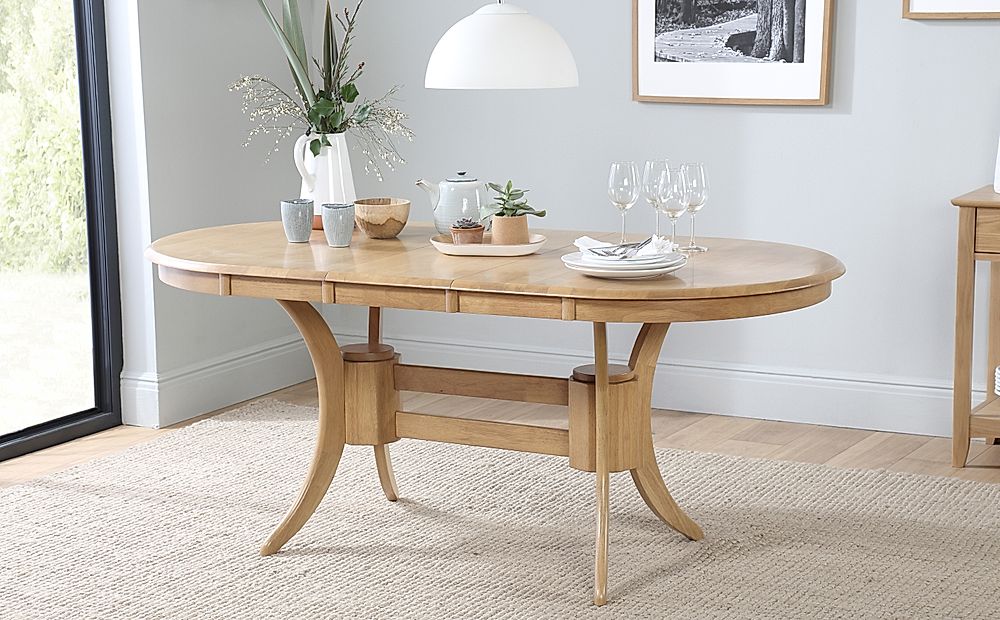 Townhouse Oval Oak Extending Dining, Round Extendable Dining Table In Ivory Seats 6 Julian Bowen Stamford