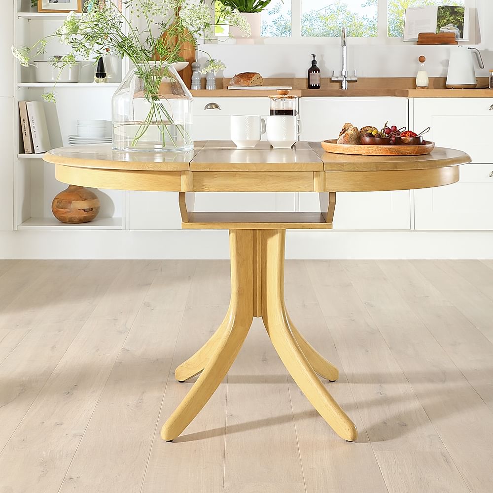 Hudson Round Extending Dining Table 4 Bewley Chairs Natural Oak Finished Solid Hardwood Club Brown Classic Faux Leather 90 120cm