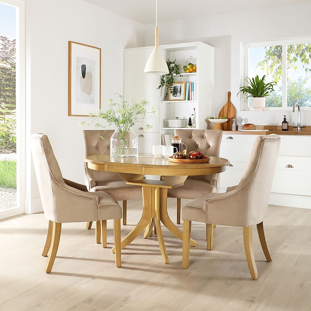 Hudson Round Extending Dining Table & 4 Duke Chairs, Natural Oak Finished Solid Hardwood, Champagne Classic Velvet, 90-120cm