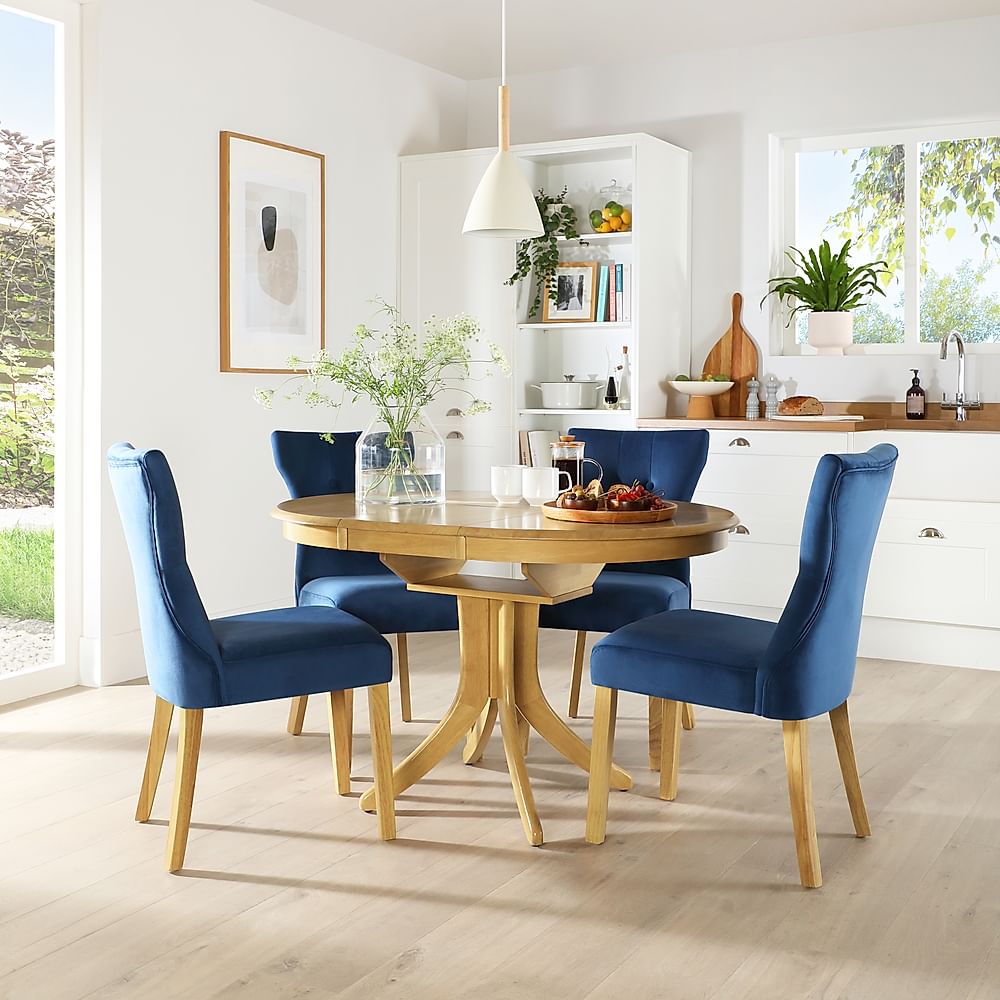 Hudson Round Extending Dining Table & 4 Bewley Chairs, Natural Oak Finished Solid Hardwood, Blue Classic Velvet, 90-120cm