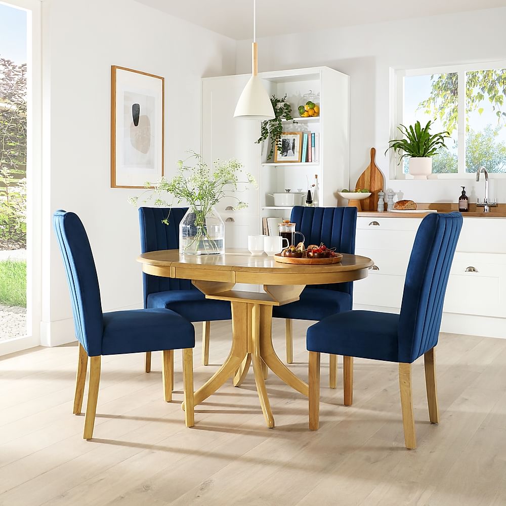 Hudson Round Extending Dining Table & 4 Salisbury Chairs, Natural Oak Finished Solid Hardwood, Blue Classic Velvet, 90-120cm