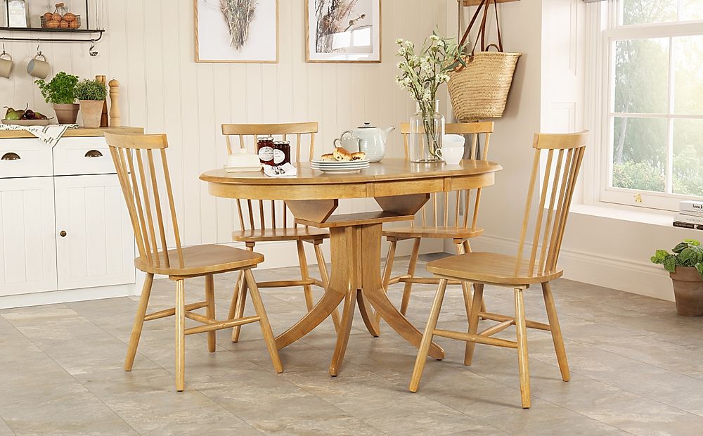 Hudson Round Oak Extending Dining Table with 4 Pendle Chairs ...
