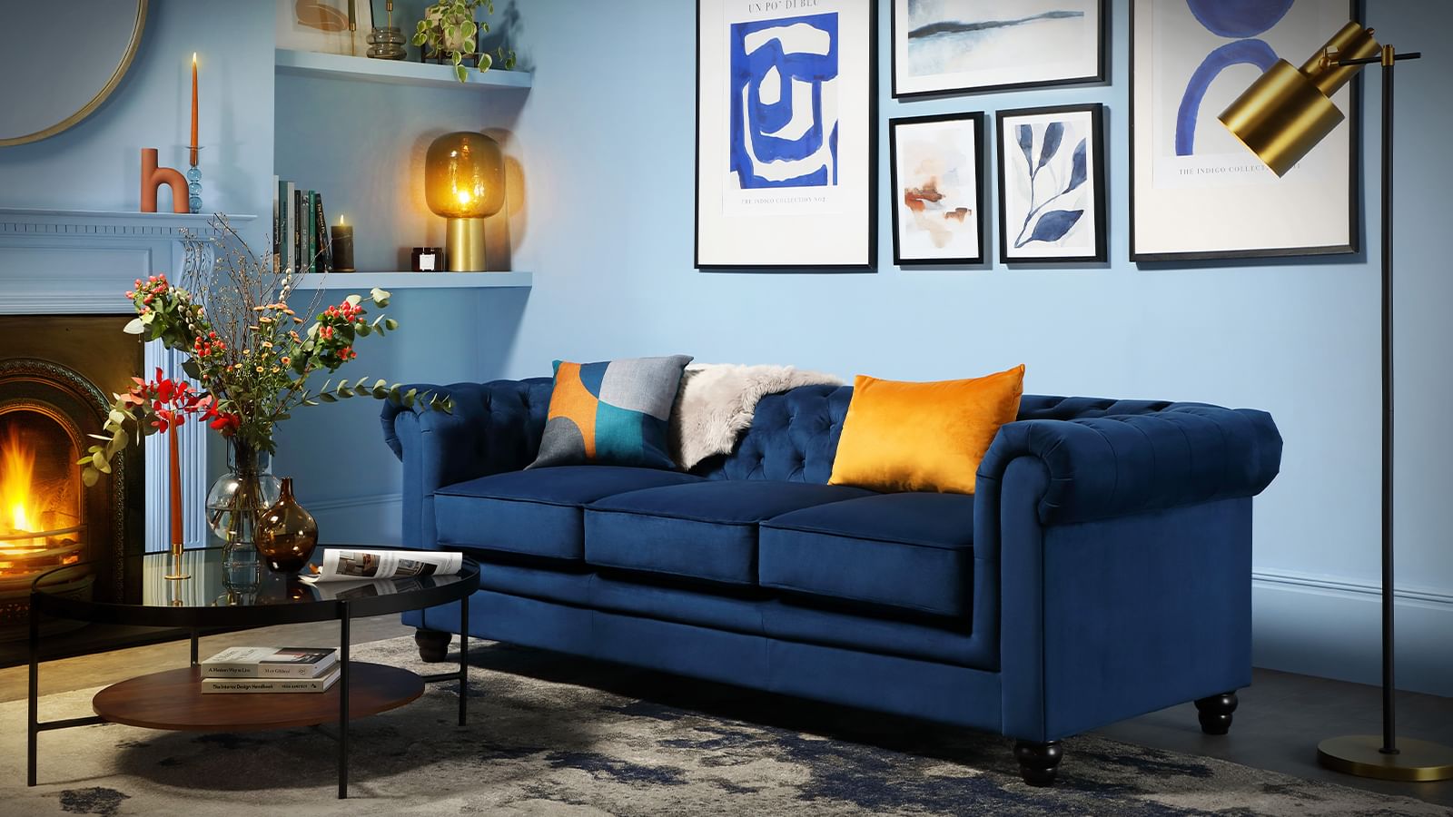 Styling blue interiors for a chic and cosy autumn 2022