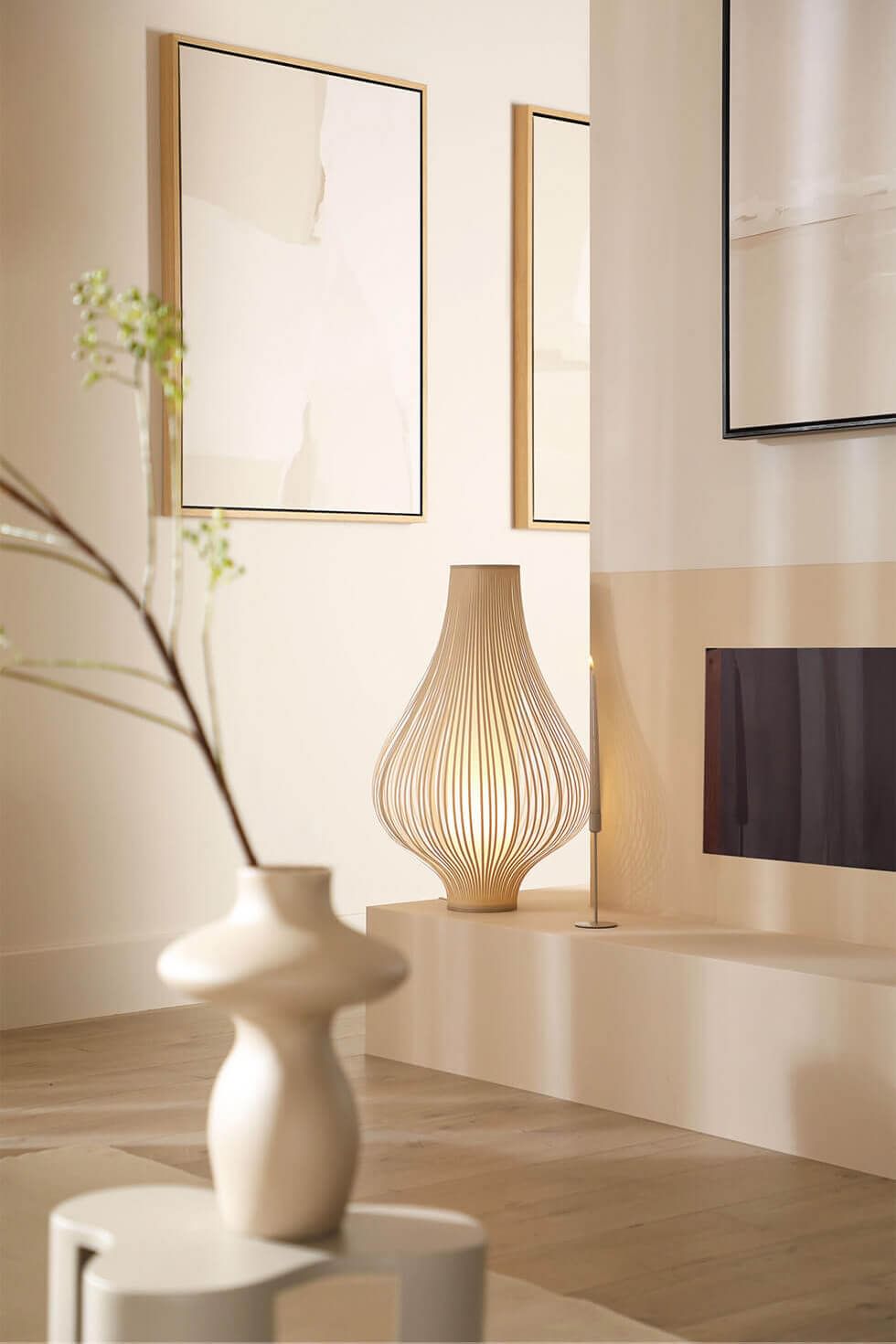 Beige living room with clean lines and contemporary curves silhouettes