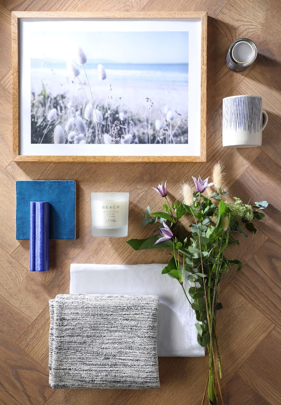 Moodboard of natural textures for a white living room