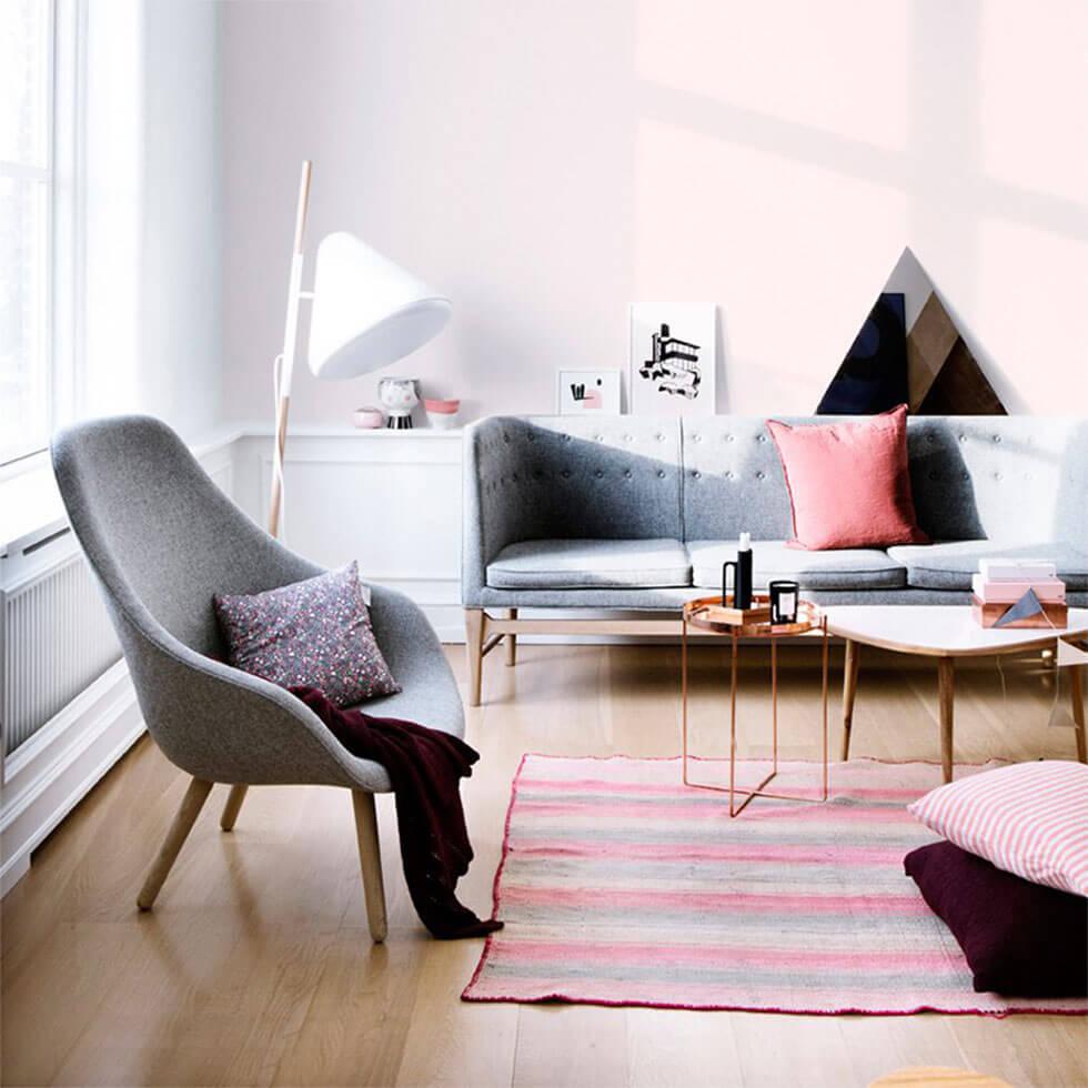 Grey scandi living room with pastel accessories