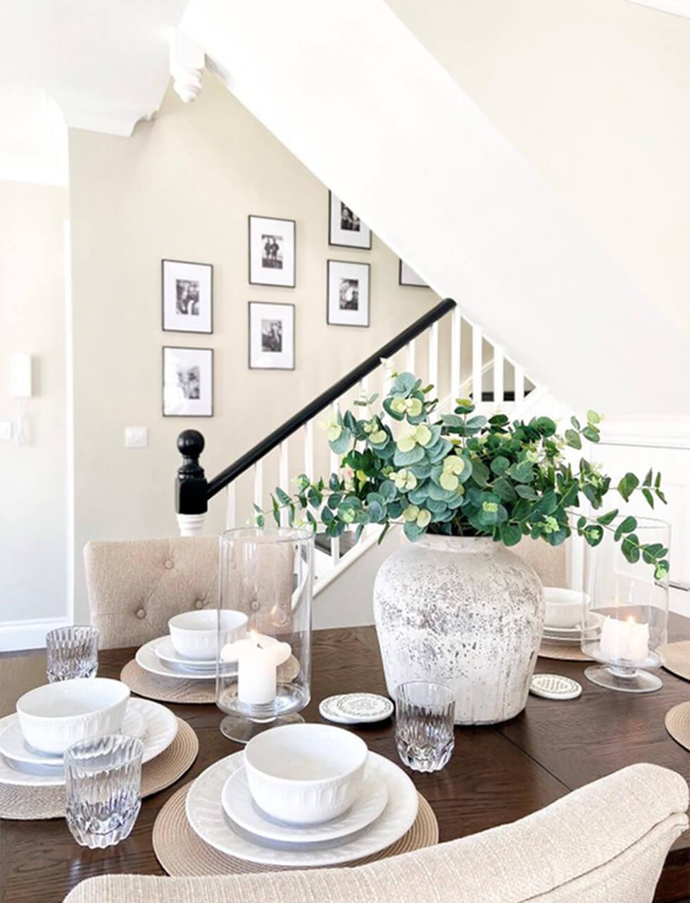 neutral dining room with chic accessories